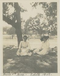 Annie and Anna, Cotati, California, 1909