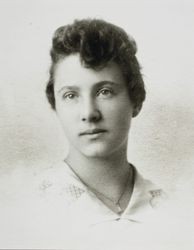 Edith Raymond, 1916