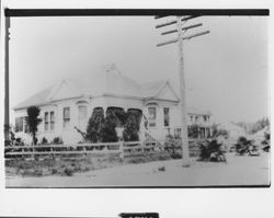 Unidentified house in the Petaluma area, Petaluma, California, 1910