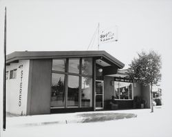 Exterior of Golden Ear Stereo, Santa Rosa, California, 1964