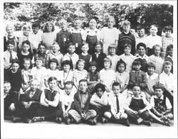 Second grade at Lincoln School, Petaluma, California, 1924