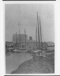 Annie (boat) of San Francisco tied up at a dock in Petaluma, California, 1904