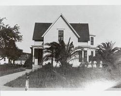 Residence of John H. and Charlotte Madison, Petaluma, California, 1920s?