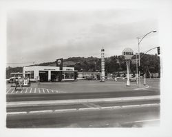 Smith's Shell Service Gas Station, Santa Rosa, California, 1960