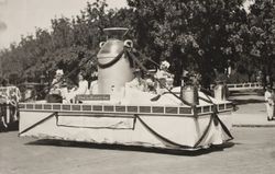 Fred L. Hilmer Company float in the Fourth of July parade, Petaluma, California, 1903