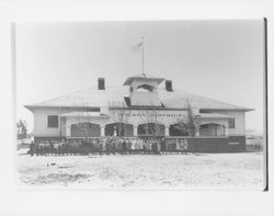 Children in front of Wilson District School, Petaluma, California, about 1930