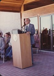 Duncan Olmsted speaking at the Petaluma Public Library dedication