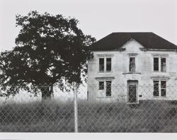 Fence, oak tree and the Haystack House, Petaluma Boulevard South, Petaluma, California, August 31, 2004