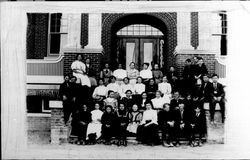 Washington Grammar School class of 1915, Petaluma, California, 1915