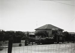 Farm house located at 195 Cinnabar Avenue, Petaluma, California, May 27, 1997