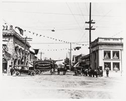 Lee Bros. Van & Storage Co. Van on South Main at intersection with Bodega Ave