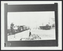 Southern Pacific passenger train at Kenwood Station