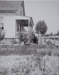 Jane Ellen Foster with her English cousins, Petaluma, California, photographed between 1900 and 1910