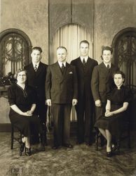 Gambonini family portrait, Petaluma, California, January 1939