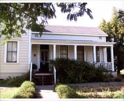 Nauart house located at 110 G Street, Petaluma, California, Sept. 25, 2001