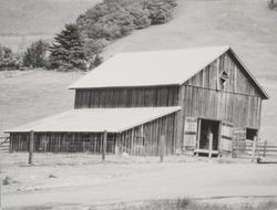 Sonoma County barn on Calistoga Road