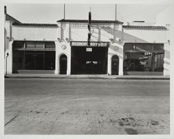 Bishop Motors Ford dealership at 421 B Street, Santa Rosa, California, 1941