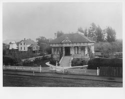 Metzger house and barn located at 216 Tenth Street, Santa Rosa, California, about 1890