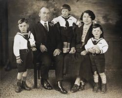 Giacomini family portrait, Petaluma, California, circa 1930