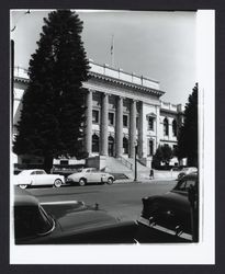 View of the Third Street entrance to the Sonoma County Courthouse