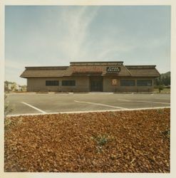 Exterior of Straw Hat Pizza