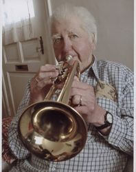 Fred M. Jennings with his horn, Petaluma, California, 2006