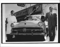 Oxydol contest to win a Ford automobile at South City Market, Petaluma, California, 1958