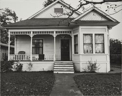 Queen Anne cottage on Humboldt Street