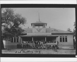 Students gathered on the porch and steps of Oak Grove School, Graton, California, 1909