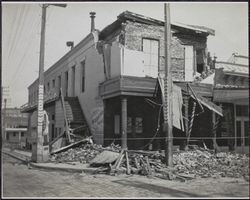 1906 quake-damaged Johnson building in Petaluma, California