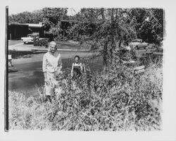 Chonne Patton with children, Santa Rosa, California, 1959