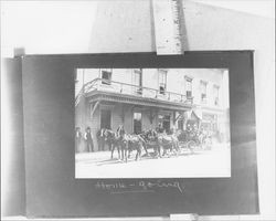 Jack and Charmian London on their way home from Oregon, 1911