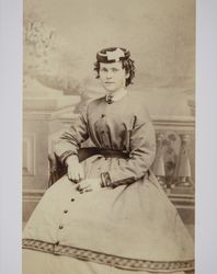 Portrait of Elizabeth Edney Brians taken in California in the 1870s