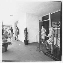 Students by Luther Burbank College of Commerce administrative office, Santa Rosa, California, 1971