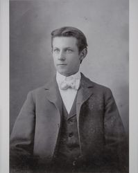 Portrait of Stephen Henderson Akers as a young man, about 1900