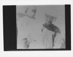 Chinese mother and child, Petaluma, California, 1906