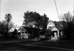 Street view of Marvin, Oldham & Smith houses located at 714, 720 & 726 Mendocino Avenue, Santa Rosa, California, May 5, 1996