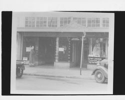 Vacant stores in the Gwinn Building, Petaluma, California, 1939
