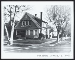 Petaluma Vernacular/Transitional Style house