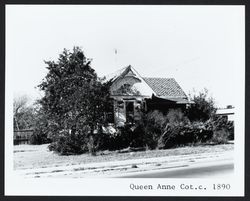 Queen Anne cottage with a flat gable