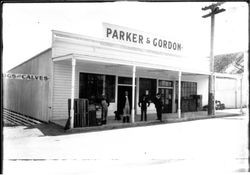 Exterior view of Parker and Gordon, Petaluma, California, poultry feed and livestock, 1905