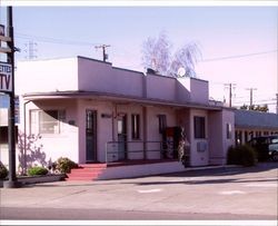 Casa Grande Motel at 307 Petaluma Blvd. South, Petaluma, California, Sept. 25, 2001