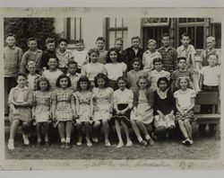 Lincoln School class picture, 1785 Davis Street, Santa Rosa, California, 1946