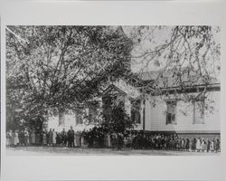 Students and teachers in front of the Laguna School, Sebastopol