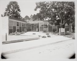 Medical building at 50 Montgomery Drive, Santa Rosa, California, 1958