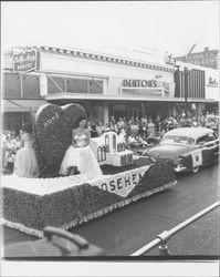 Car and float of the Loyal Order of Moose, lodge no. 475, Petaluma, California, 1955