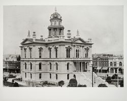 Sonoma County Courthouse in Santa Rosa, California, about 1900