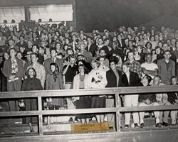 Spectators at Petaluma Leghorn game against the Oakland Owls