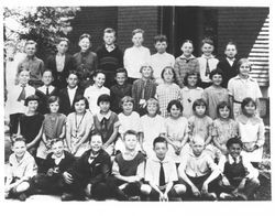 D Street School, 3rd grade, Petaluma, California, 1925