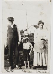 Urton family (William, Warren, Eva Ethel), photographed in the early 1900s